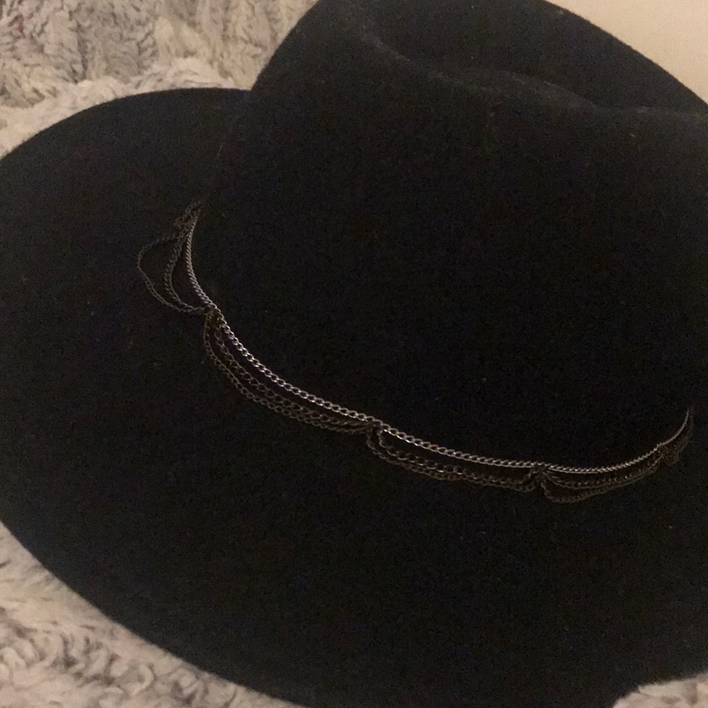 Hat - Picture 5 of 6